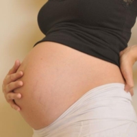 怀孕5个月胎动，怀孕19周胎动不明显正常吗？  