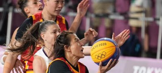 迪拉娜社媒祝贺-中国女篮太棒啦 