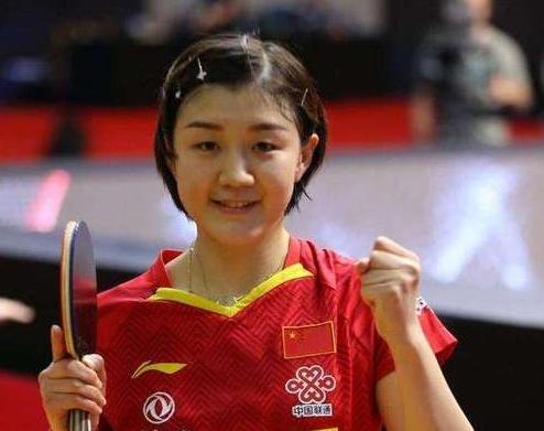 羽毛球迷：陈梦是中国女子羽毛球队的中坚力量，希望她能够在未来的比赛中继续为中国队贡献力量。