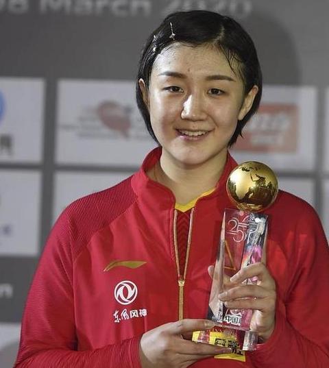 羽毛球迷：陈梦是中国女子羽毛球队的中坚力量，希望她能够在未来的比赛中继续为中国队贡献力量。
