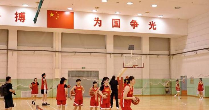 中国篮协感谢女篮全体集训球员 (图1)